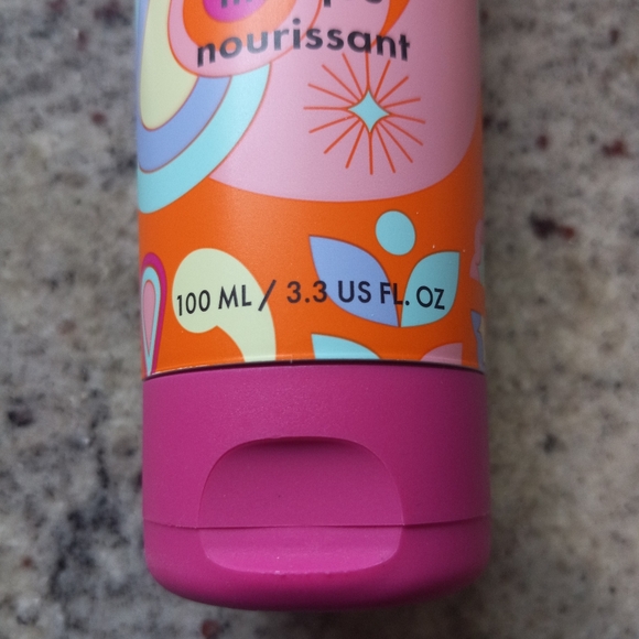 *NEW* Amika Soulfood Nourishing Hair Mask - Picture 3 of 10